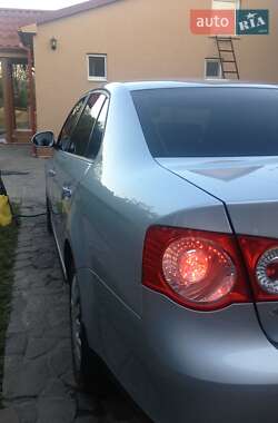 Седан Volkswagen Jetta 2008 в Виноградове