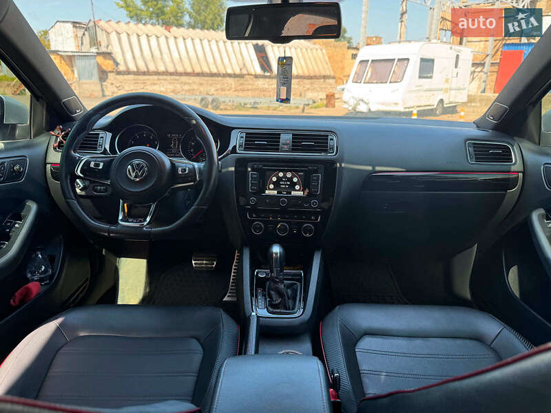 Седан Volkswagen Jetta 2015 в Киеве