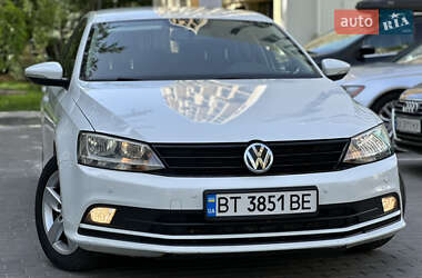 Седан Volkswagen Jetta 2016 в Львові