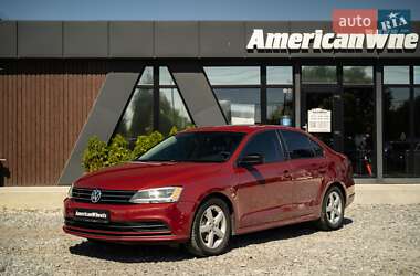 Седан Volkswagen Jetta 2016 в Чернівцях