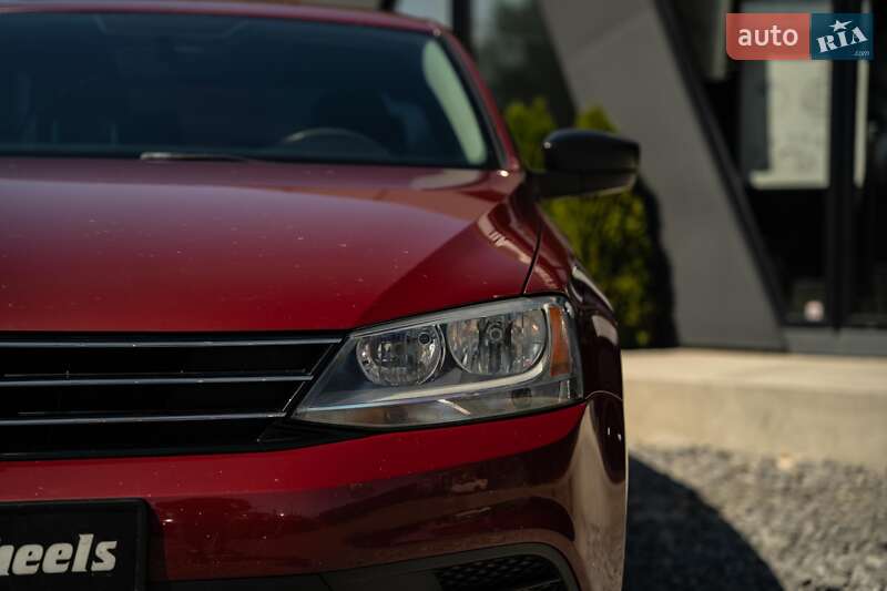Седан Volkswagen Jetta 2016 в Черновцах