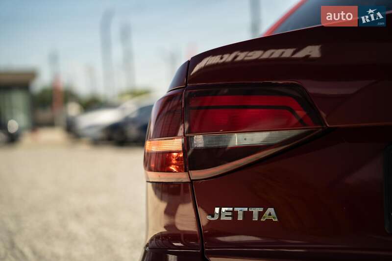 Седан Volkswagen Jetta 2016 в Черновцах
