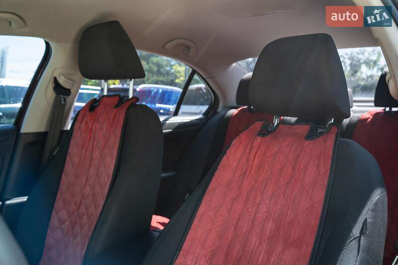 Седан Volkswagen Jetta 2016 в Черновцах