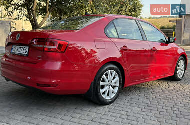 Седан Volkswagen Jetta 2015 в 