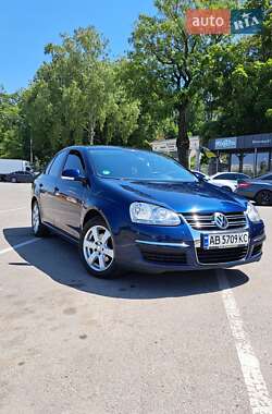 Седан Volkswagen Jetta 2005 в Вінниці