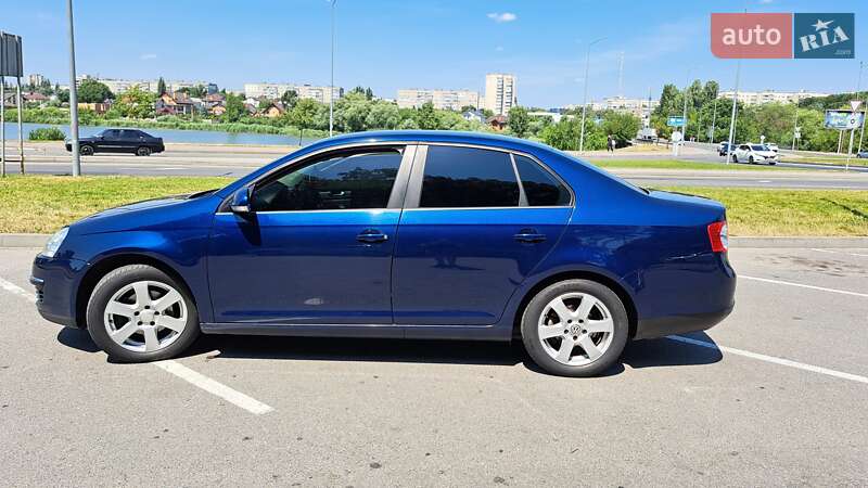 Седан Volkswagen Jetta 2005 в Вінниці