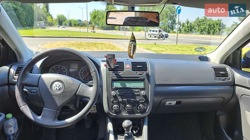 Седан Volkswagen Jetta 2005 в Вінниці
