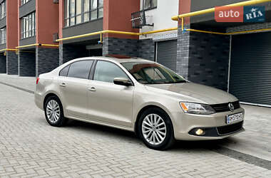 Седан Volkswagen Jetta 2012 в Житомире