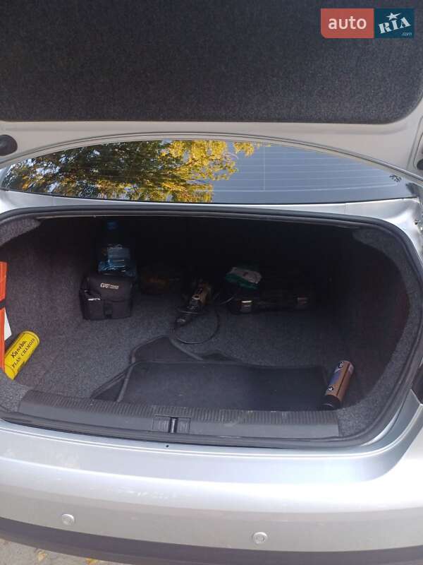 Седан Volkswagen Jetta 2005 в Ахтырке