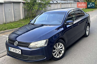 Седан Volkswagen Jetta 2011 в Львові