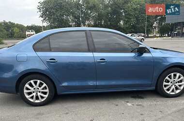 Седан Volkswagen Jetta 2015 в 