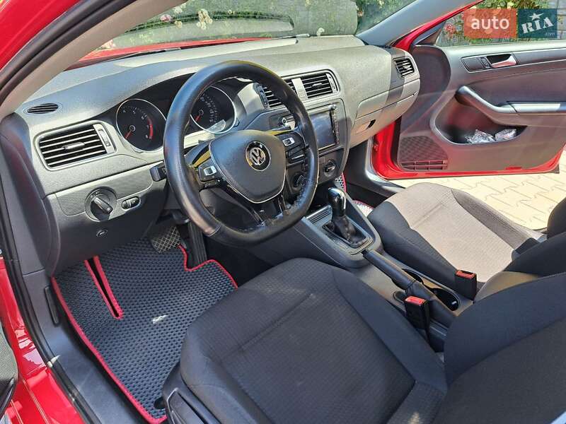 Седан Volkswagen Jetta 2015 в Полтаве