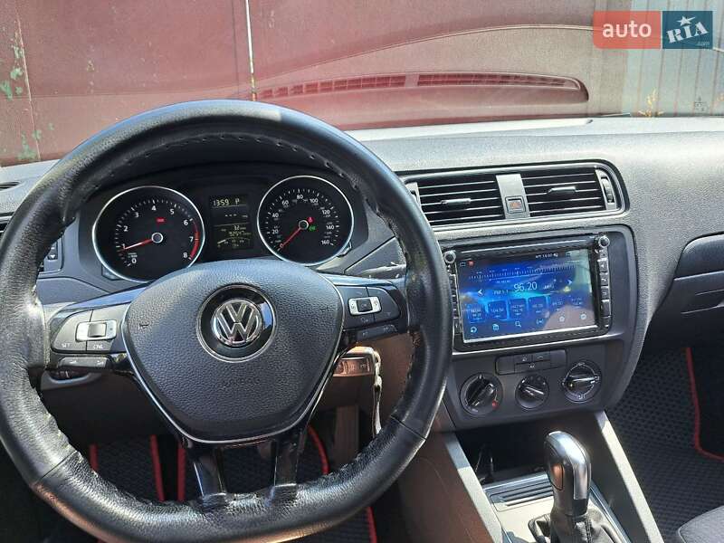 Седан Volkswagen Jetta 2015 в Полтаве