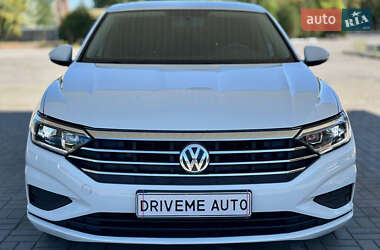 Седан Volkswagen Jetta 2021 в 