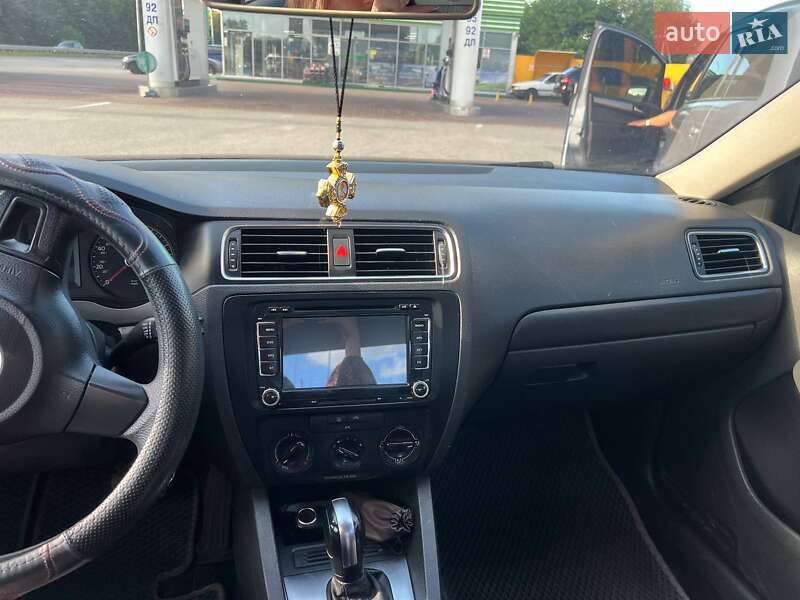Volkswagen Jetta 2013