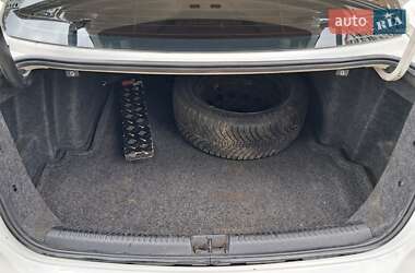 Седан Volkswagen Jetta 2010 в  фото 3 Седан Volkswagen Jetta 2010 в