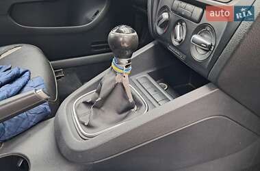 Седан Volkswagen Jetta 2010 в  фото 26 Седан Volkswagen Jetta 2010 в