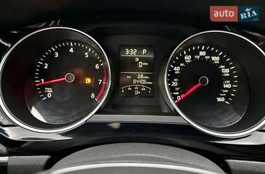 Седан Volkswagen Jetta 2015 в 