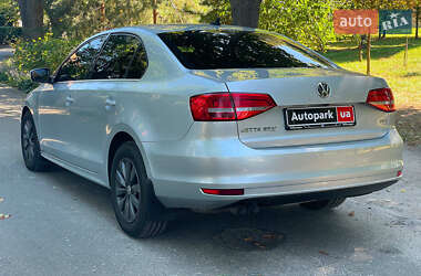 Седан Volkswagen Jetta 2014 в 