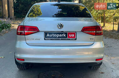 Седан Volkswagen Jetta 2014 в 