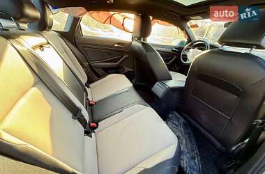 Седан Volkswagen Jetta 2018 в 