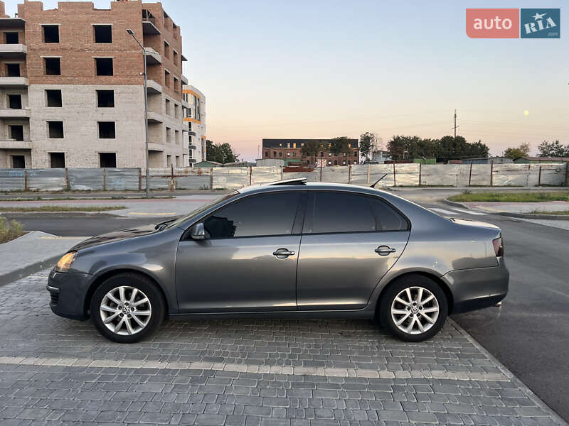 Седан Volkswagen Jetta 2010 в Виннице