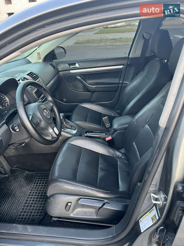 Седан Volkswagen Jetta 2010 в Виннице