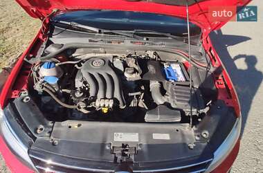 Седан Volkswagen Jetta 2015 в 