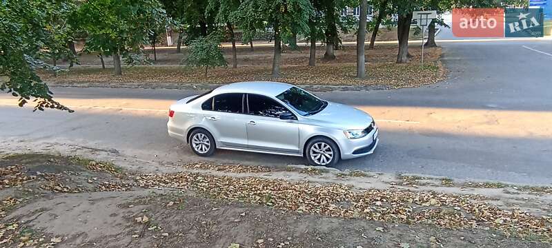 Седан Volkswagen Jetta 2011 в Ромнах