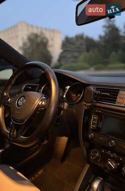 Седан Volkswagen Jetta 2014 в 