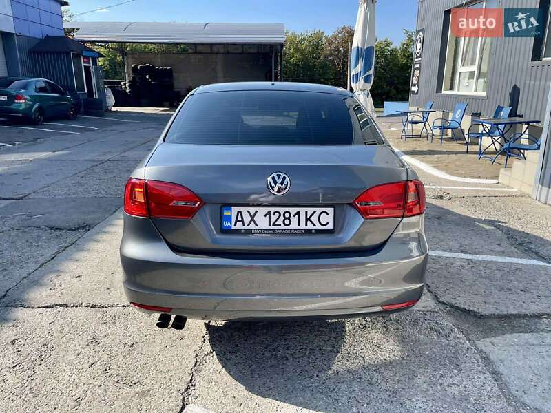 Седан Volkswagen Jetta 2011 в Харькове