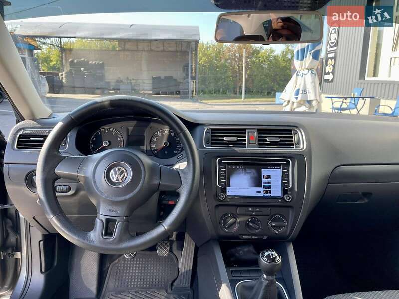 Седан Volkswagen Jetta 2011 в Харькове