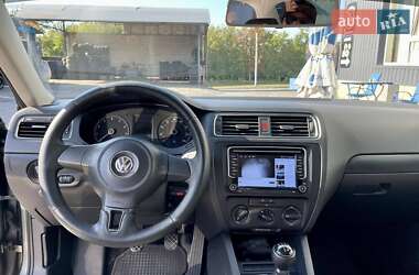 Седан Volkswagen Jetta 2011 в 