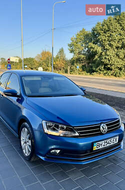 Седан Volkswagen Jetta 2016 в Києві