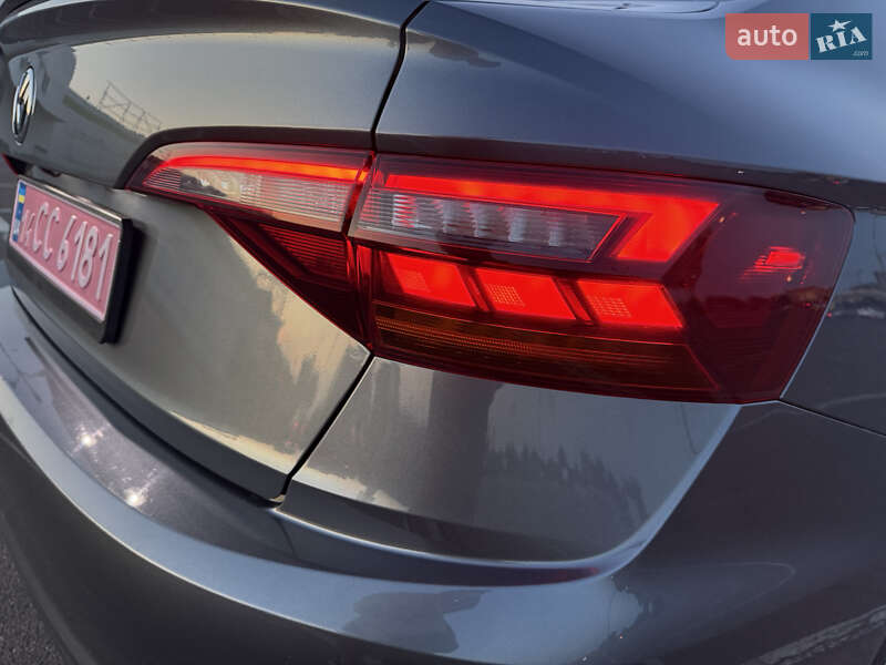 Седан Volkswagen Jetta 2019 в Одессе