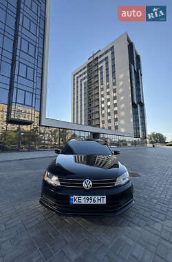Седан Volkswagen Jetta 2017 в Днепре