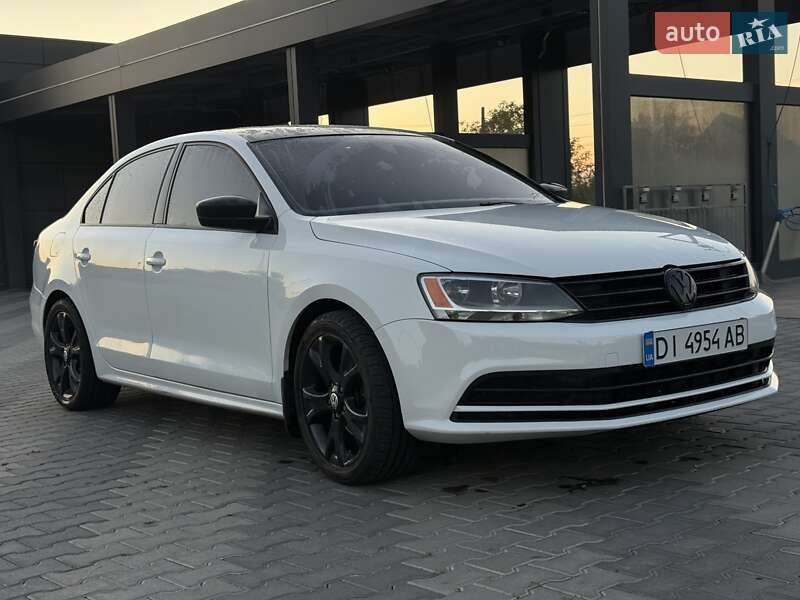 Седан Volkswagen Jetta 2016 в 
