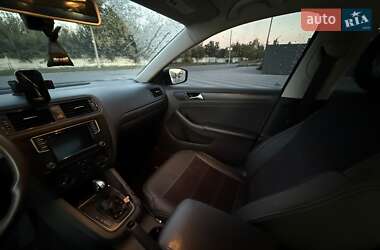 Седан Volkswagen Jetta 2016 в 