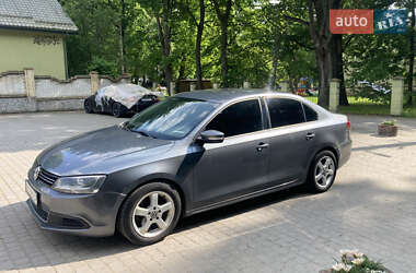 Седан Volkswagen Jetta 2013 в Львове