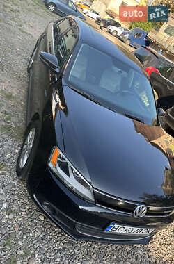 Седан Volkswagen Jetta 2013 в Львові