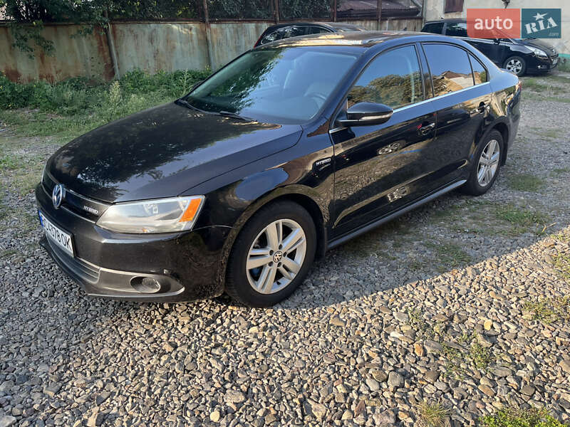 Седан Volkswagen Jetta 2013 в Львові