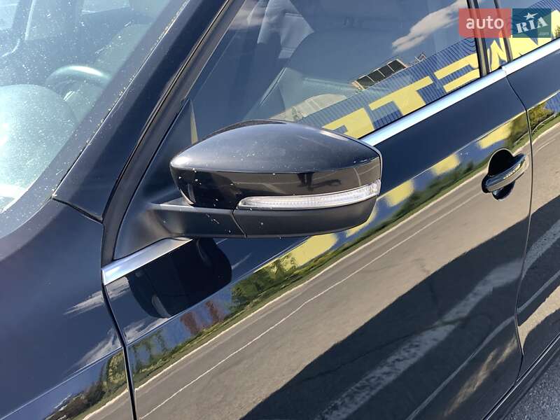 Седан Volkswagen Jetta 2014 в Дніпрі