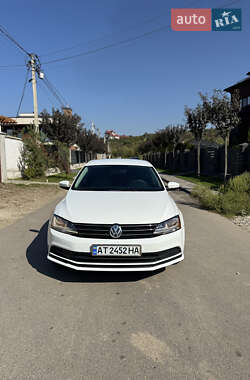 Седан Volkswagen Jetta 2016 в 