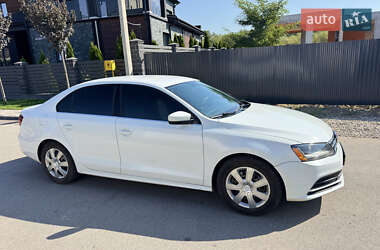 Седан Volkswagen Jetta 2016 в 