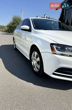 Седан Volkswagen Jetta 2016 в 