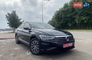 Седан Volkswagen Jetta 2019 в Львові