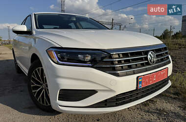 Седан Volkswagen Jetta 2021 в 