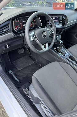 Седан Volkswagen Jetta 2021 в 