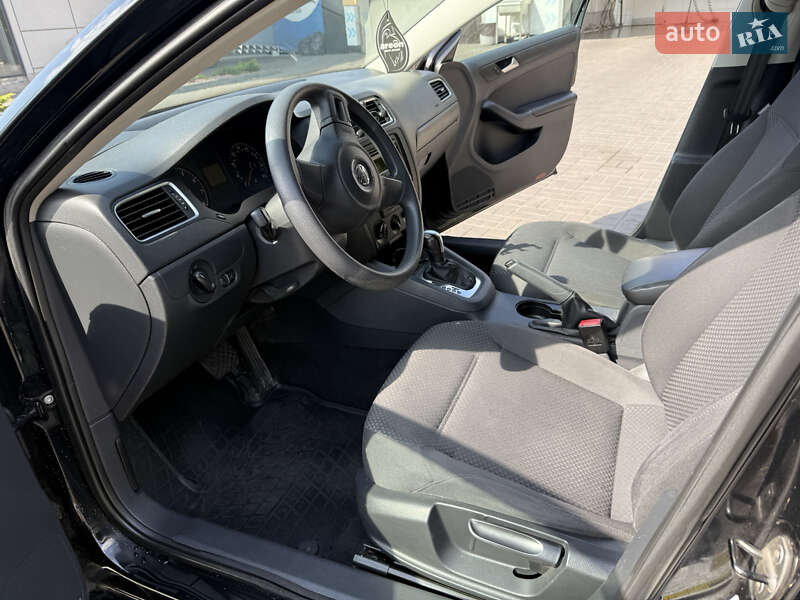 Седан Volkswagen Jetta 2014 в Каменском фото 13 Седан Volkswagen Jetta 2014 в Каменском