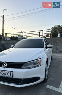 Седан Volkswagen Jetta 2013 в 